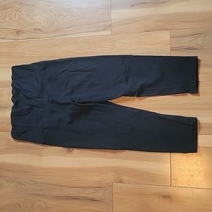 Be Maternity by Ingrid and Isabel Black Yoga Capris Size M